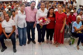 La entrega se realizó en la Casa del Adulto Mayor del municipio.
