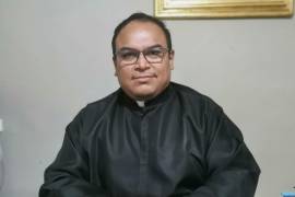 El sacerdote enfatizó que la construcción de la paz debe iniciarse en el seno familiar, mediante la formación de valores como el respeto, la responsabilidad y la ternura desde la infancia.