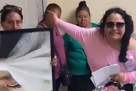 Rosy Uribe exigió justicia tras el fallecimiento de su bebé en el IMSS de San Pedro.