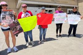 Rescatistas y defensores de los animales exigieron justicia durante la audiencia judicial.