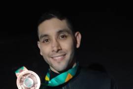 El nadador de Torreón alcanzó el podio para sumar una medalla de bronce y un tercer lugar con orgullo coahuilense.