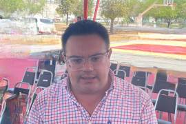 Salvador Sánchez Ávila, presidente del Colegio de Notarios de Torreón, pidió a la ciudadanía acudir directamente con notarios públicos para revisar la legalidad de las propiedades antes de concretar una compra.