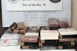 Autoridades aseguraron cocaína, heroína y fentanilo durante inspección vehicular.