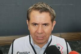 Hugo Lozano, subsecretario de Educación Básica en Coahuila, informó que el estado espera los lineamientos federales para aplicar la restricción de celulares en escuelas.