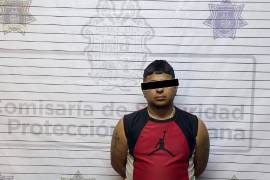 El detenido fue ubicado en los alrededores del Hospital General, donde también se aseguró un vehículo Nissan Tsuru.