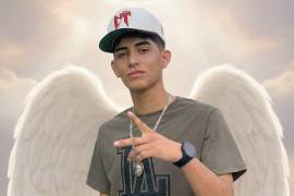 Los familiares del joven exigían en el lugar que la Fiscalía investigara a fondo la presunta persecución previa al derrape, al asegurar que el accidente no había sido accidental.