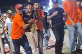 El joven lesionado permanece bajo atención médica después de haber sufrido una herida penetrante en el tórax que le provocó la perforación de un pulmón y requirió una intervención quirúrgica de emergencia.