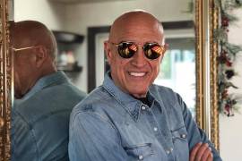 El también director y creativo enfrenta con fortaleza su diagnóstico de ELA, rodeado del cariño de familiares y amigos.