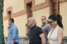 Paseo. La pareja disfrutó de un recorrido cultural en “La Casa Azul”, acompañados de seguridad.