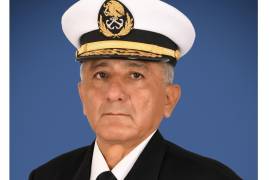 Toledo Guzmán tiene maestrías en Seguridad Nacional y Administración Naval.