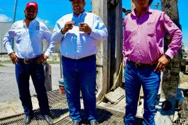 El alcalde Tomás Gutiérrez Merino recorre las instalaciones del pozo Analco 3, ya en funcionamiento.