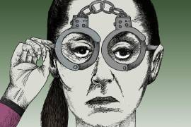 Presidenta, mirando a manifestantes