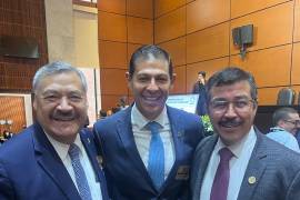 El rector de la UAdeC, Octavio Pimentel Martínez, participó en la entrega de estados financieros auditados de universidades públicas estatales.