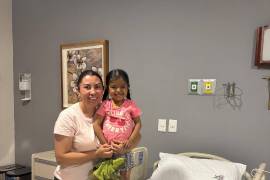Yoana y su tía —quien será la donadora— fueron internadas en el Hospital Country 2000 de Guadalajara antes del trasplante de hígado programado para este martes.