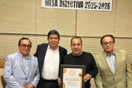 Integrantes de la nueva mesa directiva de CANAINPA Región Laguna durante la toma de protesta.