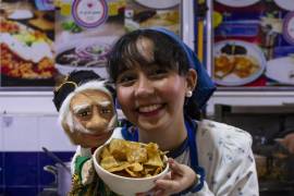 Entre títeres y memorias llega la obra de teatro ‘Chilaquiles de toros y flores’ a Saltillo