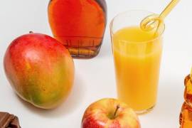 Cuando se te antoje algo dulce, piensa en formas de satisfacer ese antojo sin recurrir a azúcares añadidos o edulcorantes artificiales.