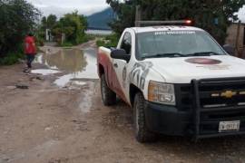 Supervisión. Personal de Bomberos y Protección Civil se encuentra atento ante las constantes lluvias registradas en la zona.