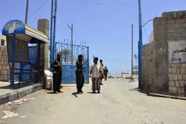 Soldados yemeníes en la ciudad de Mukalla, donde se ha producido el atentado.