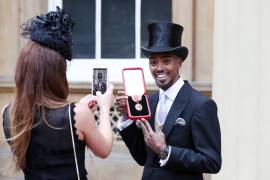 Recibe Mo Farah la orden de caballero del Imperio Británico