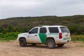 Rescatan a tres menores extraviados en el desierto en Texas
