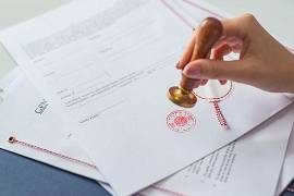 La compraventa de inmuebles es una de las operaciones que puede verse afectada por documentos notariales falsificados.