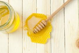 El sabor y el color de la miel dependen de las flores, la temporada, la abeja, entre otros factores.