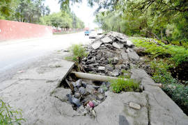 Utilizan arroyo de Saltillo como basurero público