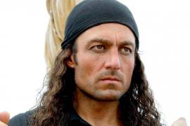 Fernando Colunga... el &quot;Chuck Norris&quot; mexicano es un ídolo en Serbia e inspira... ¡a una banda de death metal! (videos)