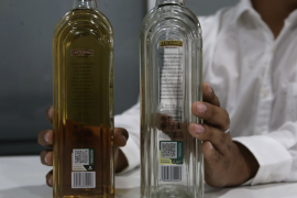 Elementos de la Agencia de Investigación Criminal del Estado (AIC) intervinieron un negocio de bebidas alcohólicas.