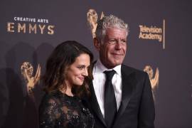 Habla Asia Argento de su pareja Anthony Bourdain