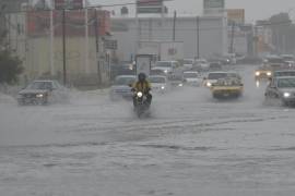 La entrada de humedad desde el Golfo y el Pacífico provocará lluvias intensas en todo Coahuila durante las próximas horas.
