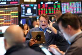 En Europa , el índice bursátil Cac 40 de Francia cayó un 1,1%, el Dax de Alemania cayó un 1.5% y el FTSE MIB de Italia cayó un 1.5%.