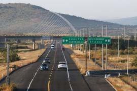 En cuestión de infraestructura es importante considerar los temas carretero, hídrico y eléctrico, pues todos ellos presentan importantes rezagos en México. FOTO: