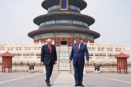 En declaraciones junto a Xi en el jardín Zhongnanhai de Pekín el viernes, Trump dijo: “Hablamos de Irán. Tenemos una visión muy similar sobre cómo queremos que termine la situación. No queremos que tengan armas nucleares. Queremos que el estrecho permanezca abierto”.