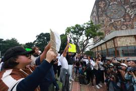 Tras el llamado de la Presidencia para dar certeza a miles de aspirantes, la UNAM instaló una comisión técnica de 16 académicos para evaluar las trampas.