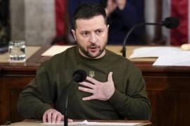 Zelensky llegó a Oslo el martes por la noche, donde, según Deutsche Welle, conversó con el ministro de Asuntos Exteriores, Espen Barth Eide, y el ministro de Finanzas, Jens Stoltenberg, sobre la ayuda militar, incluido el apoyo a la defensa aérea, y la asistencia civil.