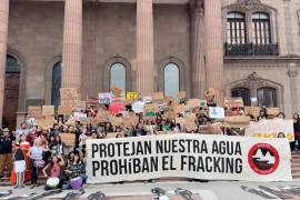 Los manifestantes sostienen que la fractura hidráulica agravaría la crisis hídrica en el noreste del País.