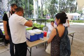 De acuerdo con el informe epidemiológico más reciente de la Secretaría de Salud, se han registrado 21 muertes y el virus ya circula en 23 entidades.