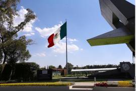 Ante este escenario, Banxico exhortó a mitigar la percepción de riesgo de las agencias, alertando que un ajuste negativo a la deuda soberana y de Pemex desataría episodios de alta volatilidad.