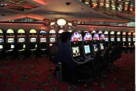 La reforma no será retroactiva, es decir, los 444 casinos que operan actualmente en el país podrán mantener sus máquinas, pero sólo durante la vigencia de sus permisos.