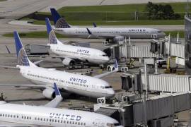 United Airlines anunció que realizó un pedido, al que calificó de “histórico”, de cien aviones Dreamliner fabricados por Boeing, con la opción de compra de otros cien más.