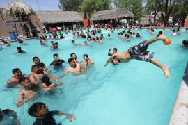 Lleno total en los balnearios de Saltillo