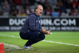 ¡Un 'Loco' anda suelto! Marcelo Bielsa cambia de 'aires' y ahora estará en la Segunda División de Inglaterra