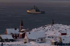 El HDMS Knud Rasmussen de la Armada Real Danesa patrulla cerca de Nuuk, Groenlandia, el 15 de enero.