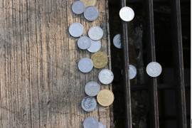 La caída en la tenencia de los valores por parte de los residentes en el extranjero coincide con los recortes a la tasa de interés del Banxico y un ambiente de incertidumbre.