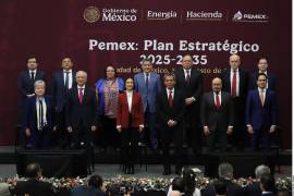 En el evento de presentación del plan, Víctor Rodríguez, titular de Pemex, explicó que para incrementar la producción petrolera la empresa ha presentado 21 proyectos a inversionistas.