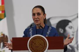 Con el decreto propuesto, la edad de jubilación bajaría a 57 y 55 años en 2028, a 56 y 54 en 2031, y a 55 y 53 a partir de 2034, siempre y cuando el trabajador tenga 30 años de labores, y la trabajadora, 28 años.