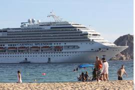 La Florida Caribbean Cruise Association, que agrupa a 22 líneas, entre ellas Royal Caribbean, Carnival, Disney, Celebrity, Princess y Regent Seven Seas, advirtió en una carta a la Presidenta que ese cobro convertirá a México en un destino 213% más caro.