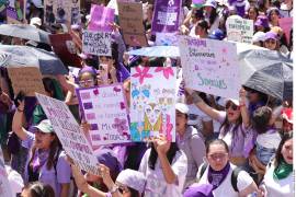 Otro indicador en alza son las lesiones dolosas contra mujeres, muchas veces vinculadas a violencia de pareja o intrafamiliar. Las víctimas pasaron de 67 mil 814 en 2024 a 80 mil 517 en 2025, un incremento de 18.7 por ciento.